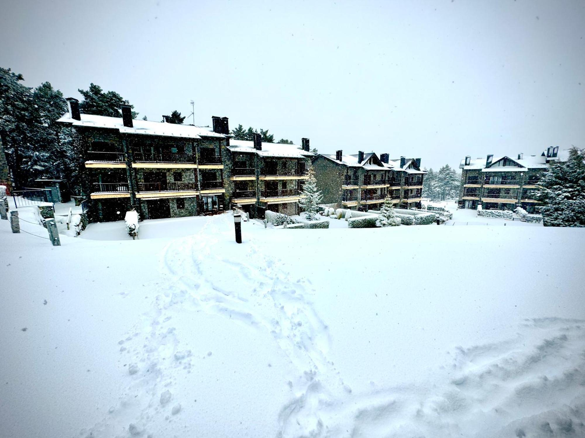 Atico Duplex A Pie De Pistas De Esqui Bed & Breakfast La Molina  Exterior photo